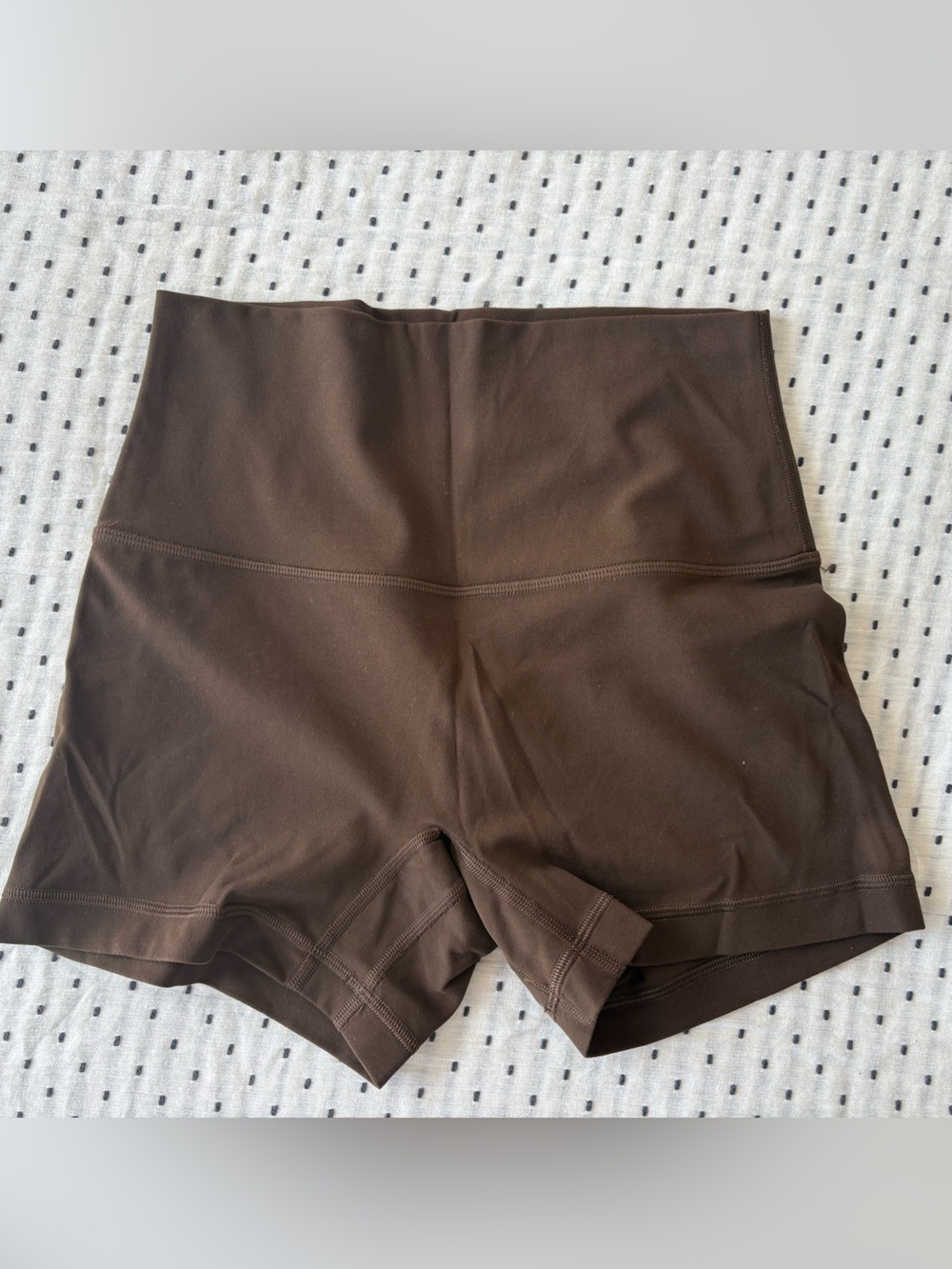 No Line Align Shorts - Picture 2 of 3